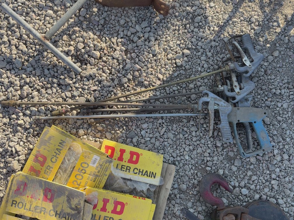 Sprayer nozzles, roller chains