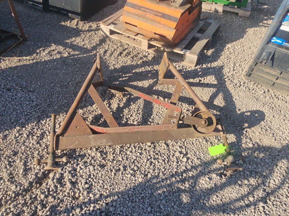 Tractor splitting stand