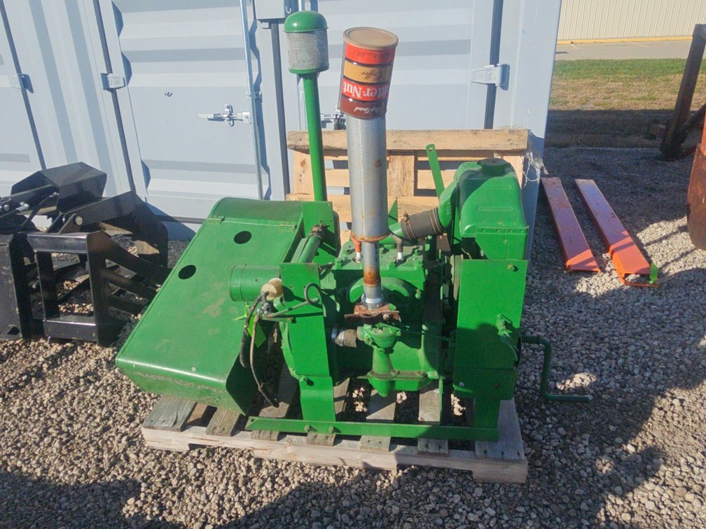 John Deere stationary engine
