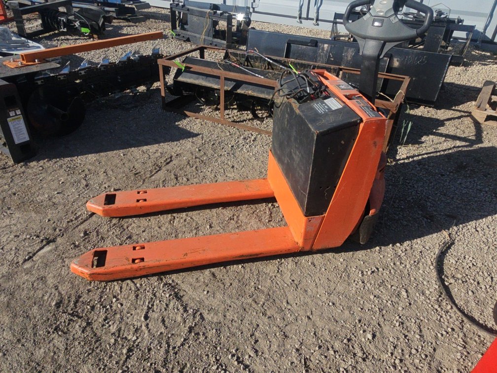 Electric pallet jack