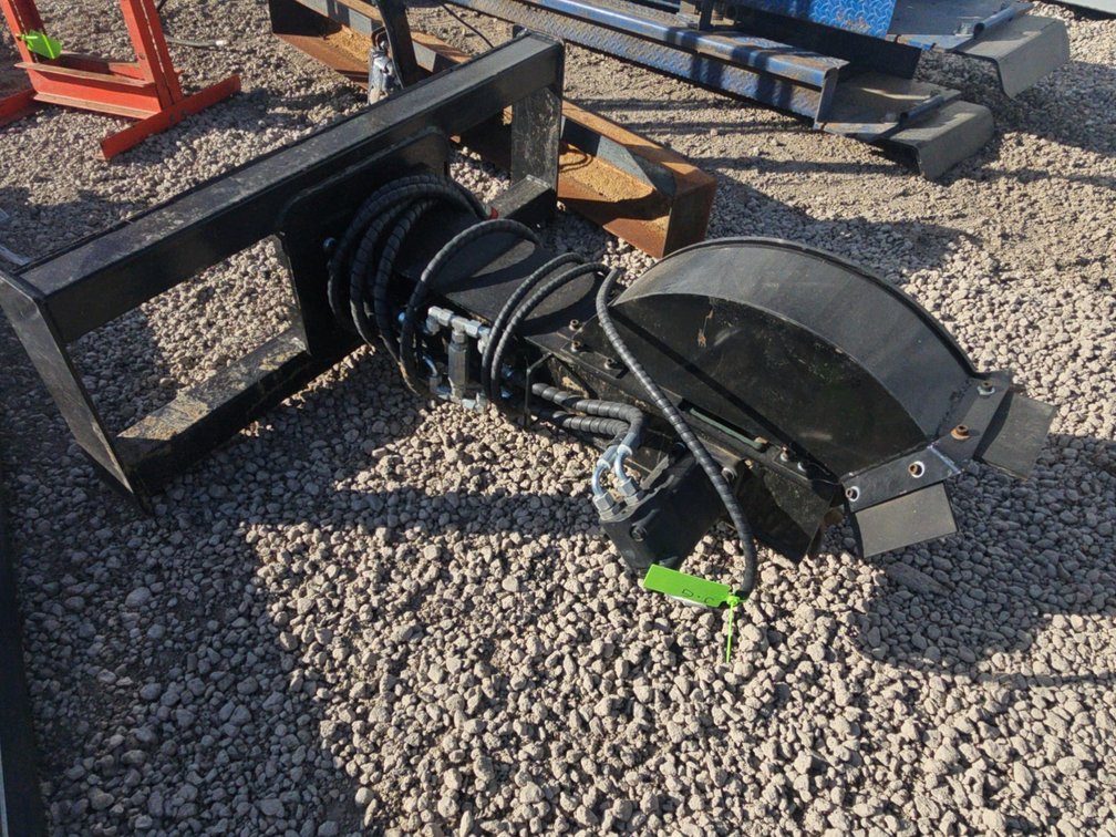 Skidsteer stump grinder