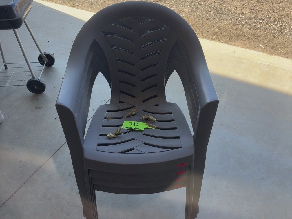 4 resin Deck chairs