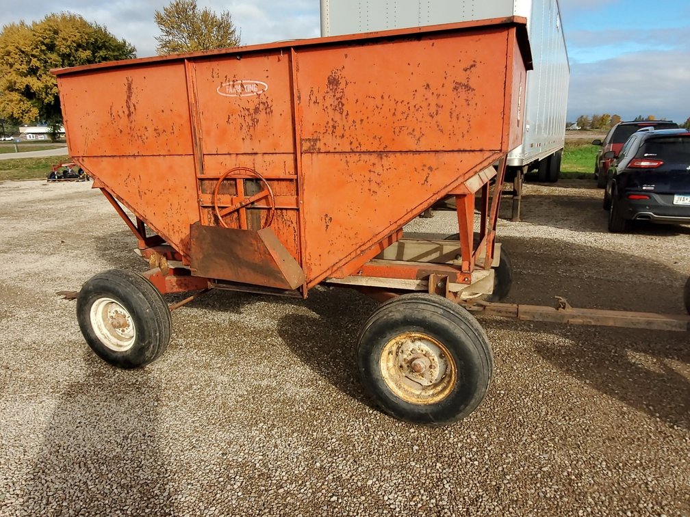 Gravity wagon