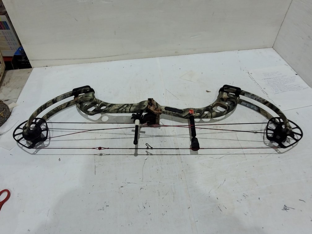Hunting  bow