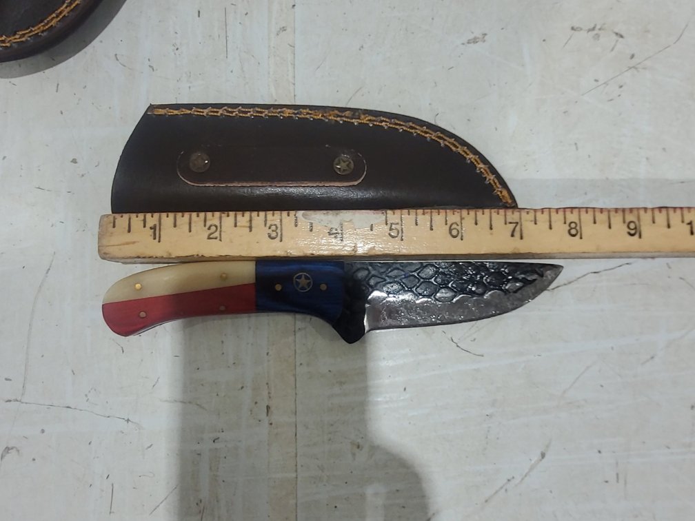 Hunting knife