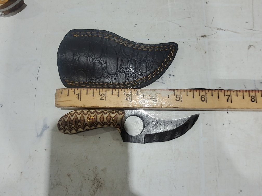 Hunting knife