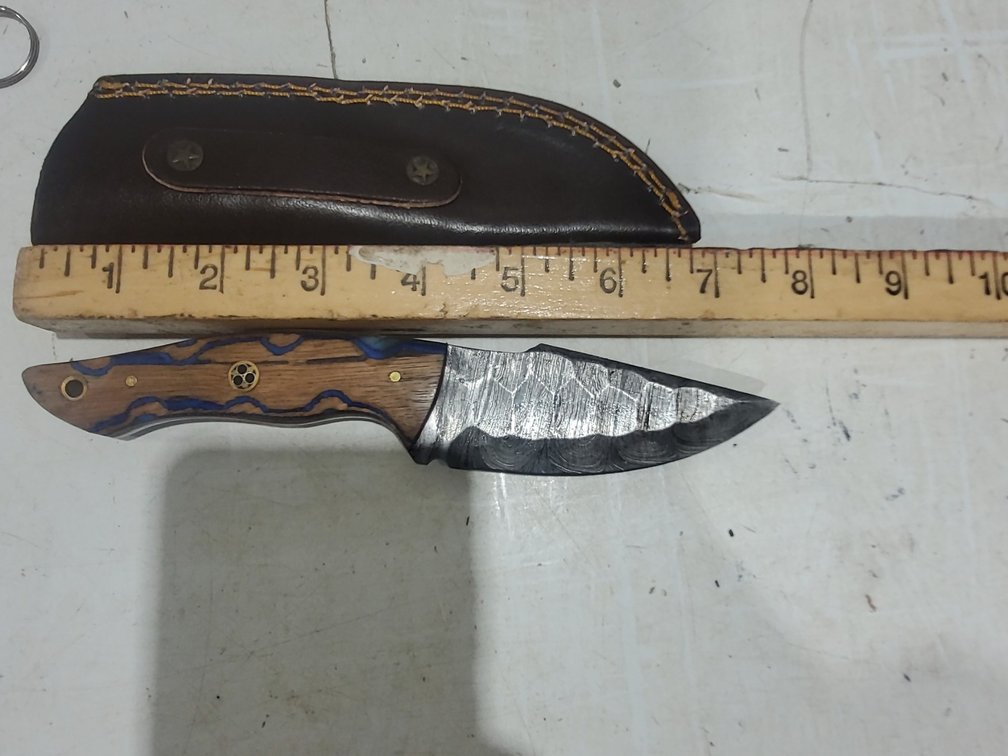 Hunting knife