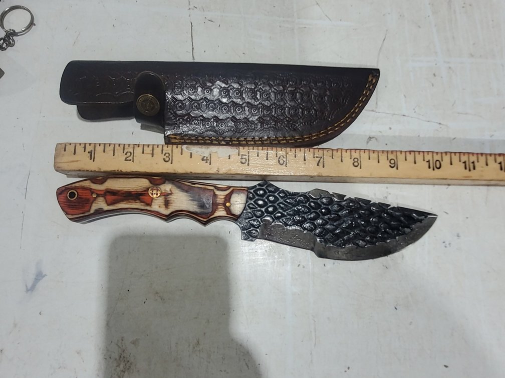 Hunting knife