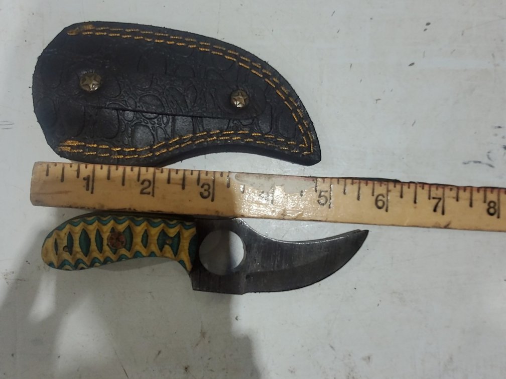 Hunting knife
