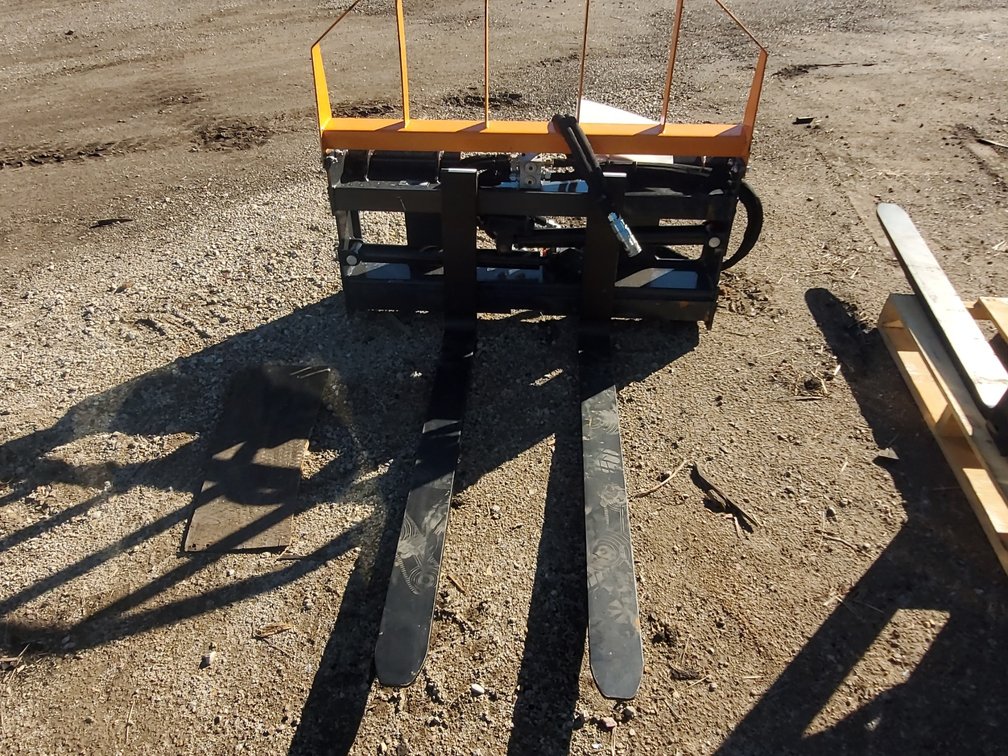 Hydraulic pellet forks