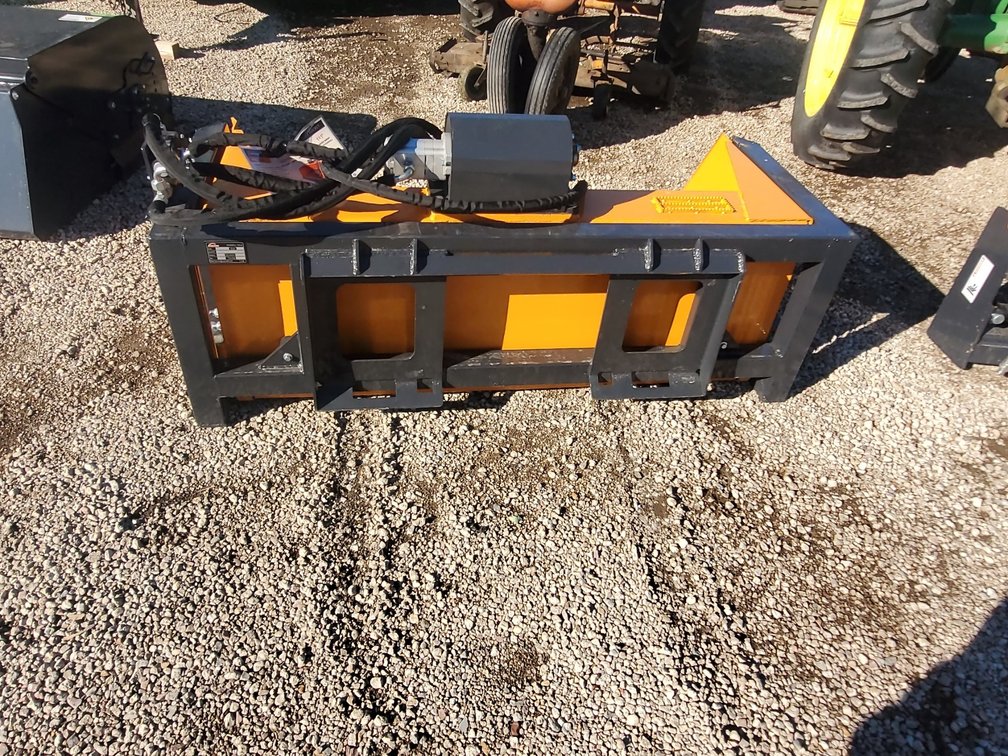 New Skidsteer screening bucket.