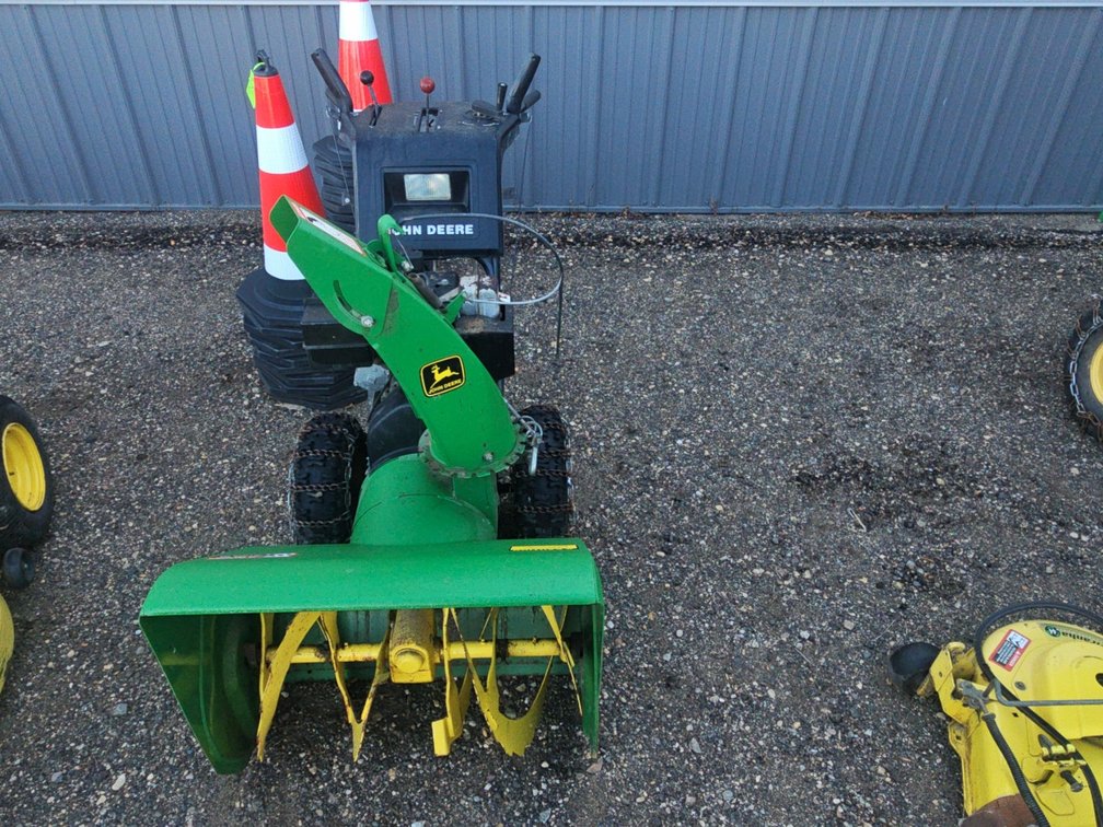 John Deere  TRS 27 snowblower