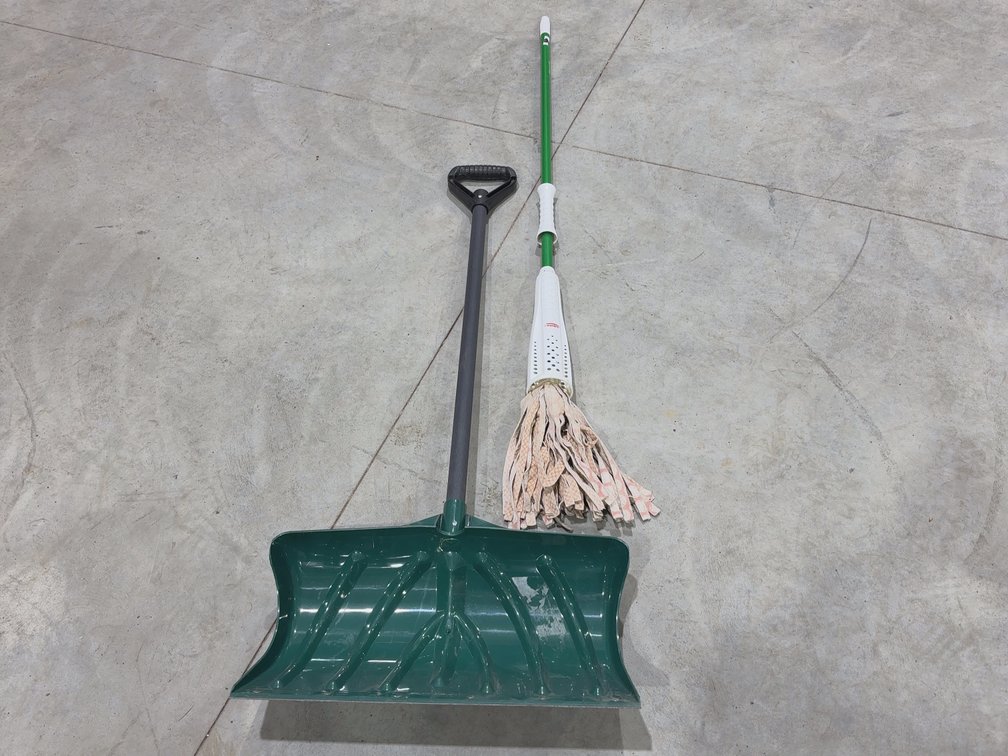 Snow Shovel & Mop