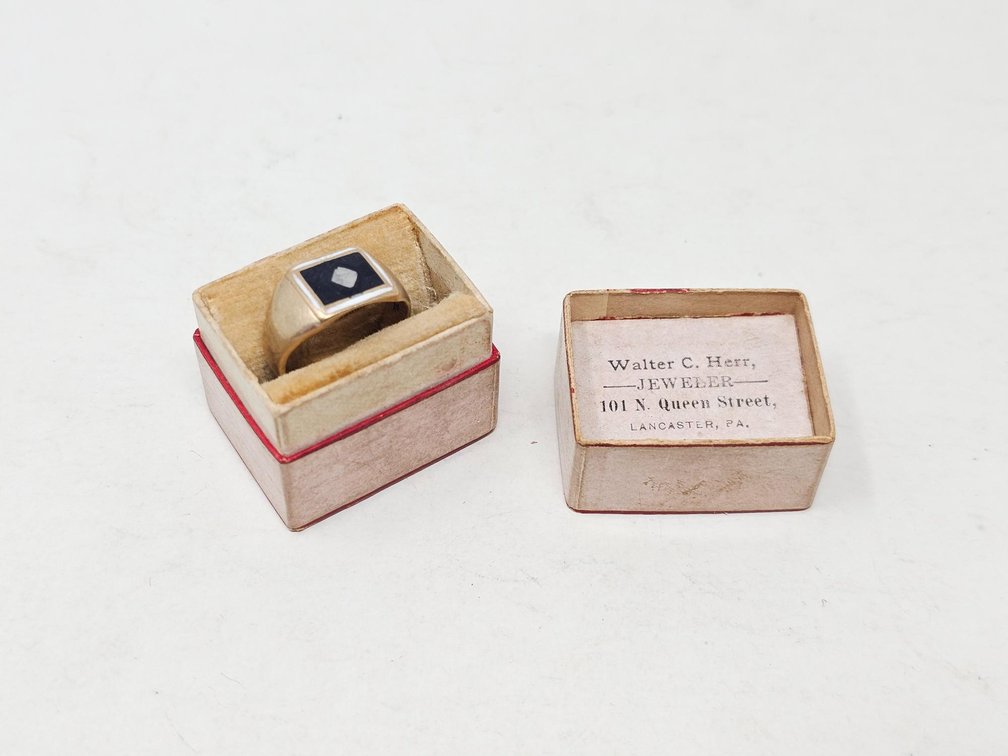 Inlaid and Enameled Gold Ring