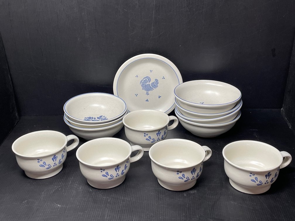 Pfaltzgraff Yorktowne Pieces- 7 Bowls, 1 Plate, 5 Coffee Cups