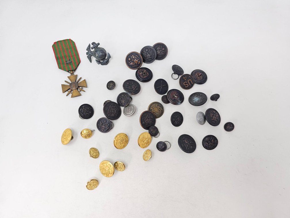 Uniform/Military Buttons
