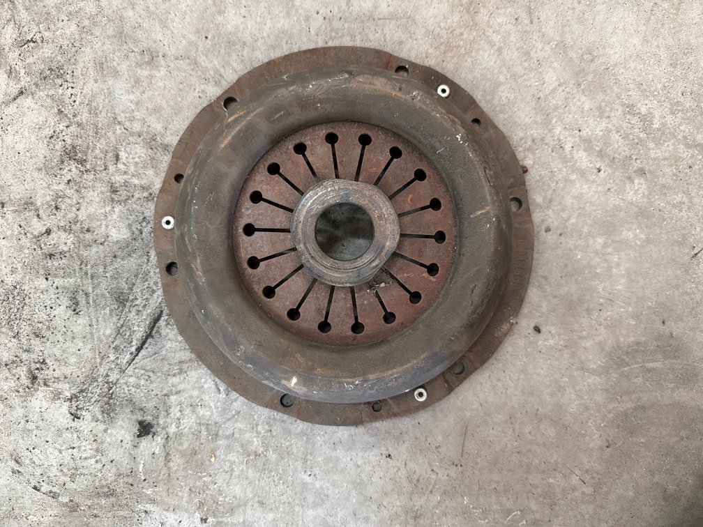 Diaphragm-style Clutch Pressure Plate