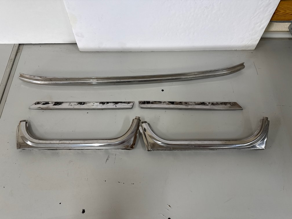 Windshield Chrome Trim/Garnish