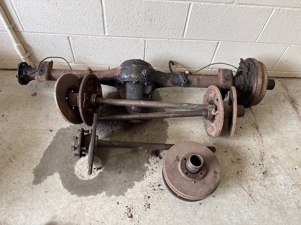 Sunbeam Rear Axle, Differential, and Suspension Linkage Assembly