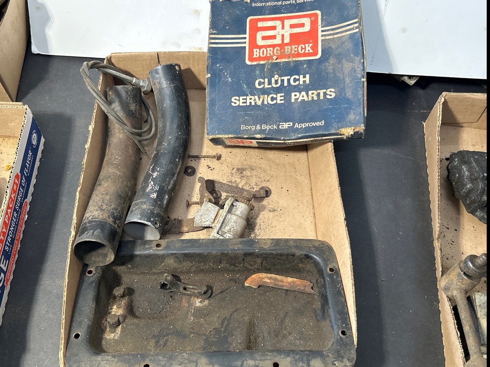 AP Borg & Beck Clutch Service Parts and Vintage Mechanical Components Lot