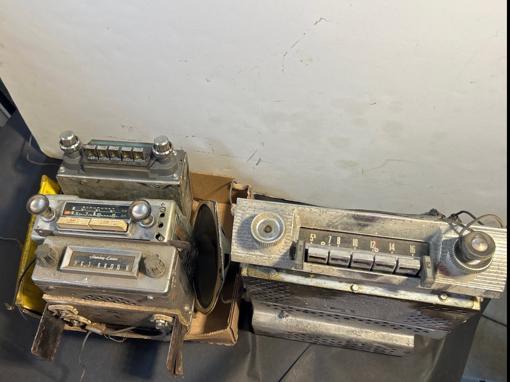 Classic Auto In Dash Radios: Blaupunk, Sapphire, Stromburg