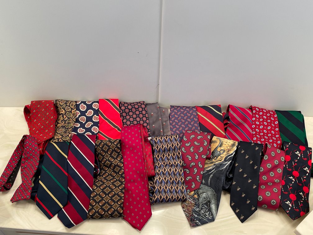 Large Grouping of Men's Neck Ties