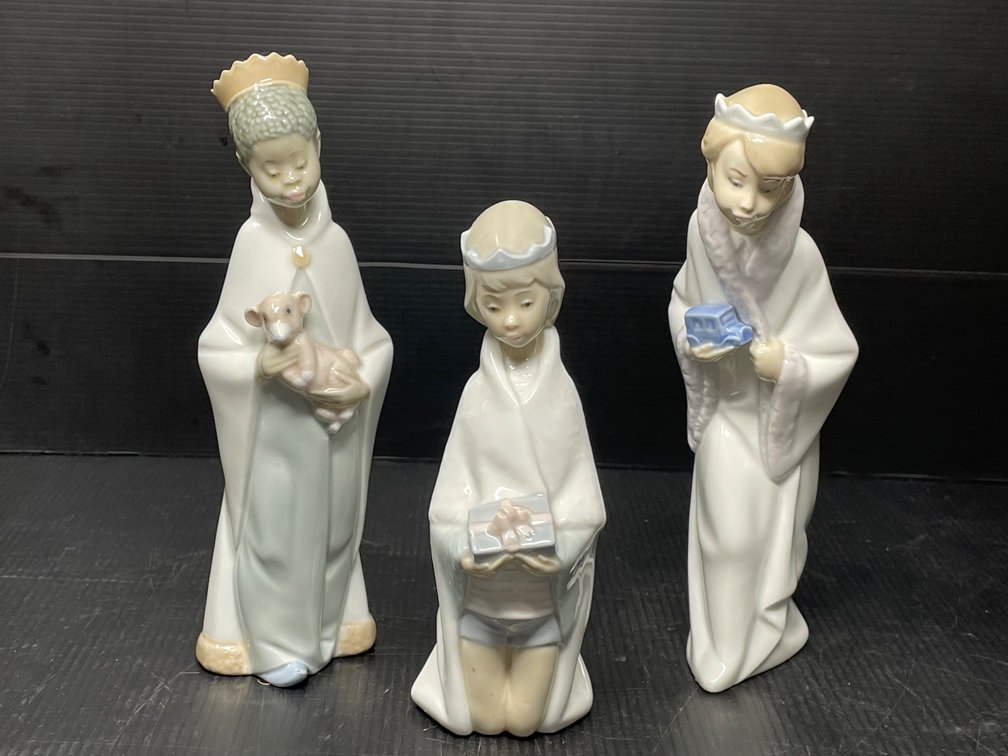 Lladro # 5729 Three Kings Nativity Figures