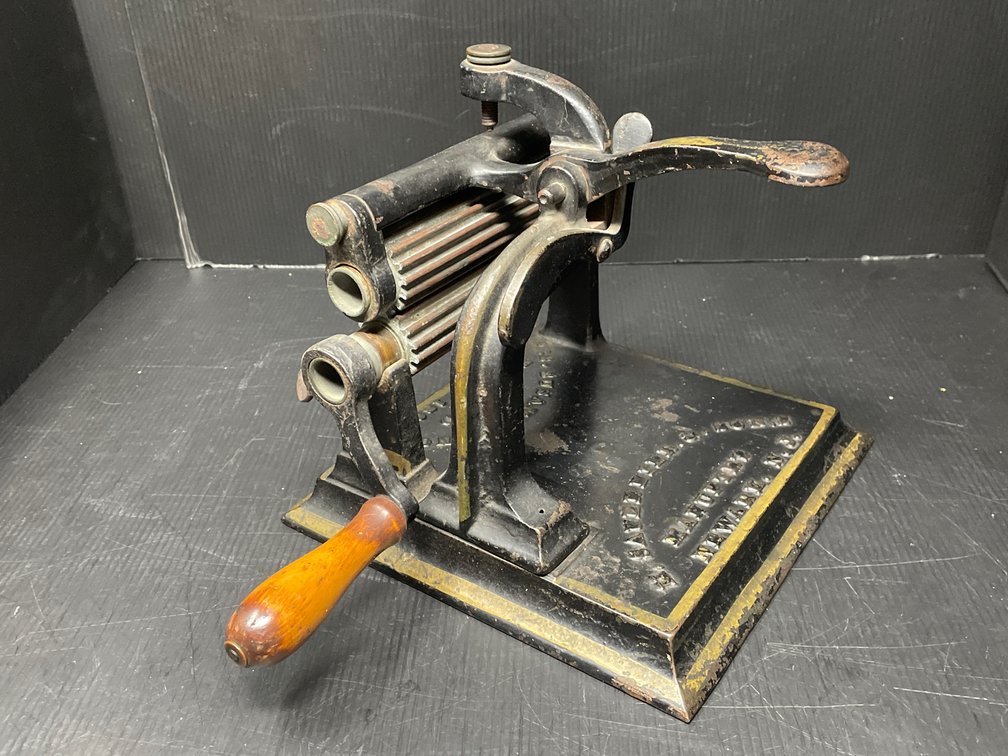 Antique N. Sauerbier & Sons, Newark, N.J. Cast Iron Fluting Machine, Crimper, Pleater