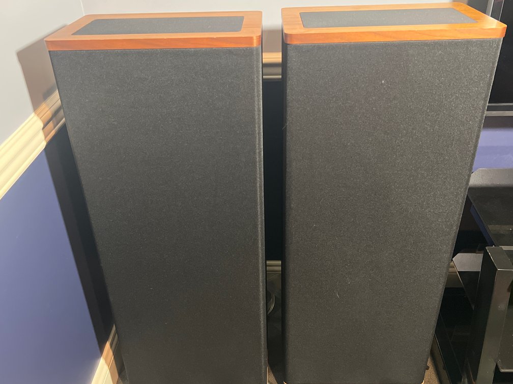 Pair of Vandersteen Model 2Ce Speakers