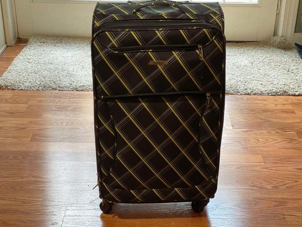 Leisure Rolling Suitcase