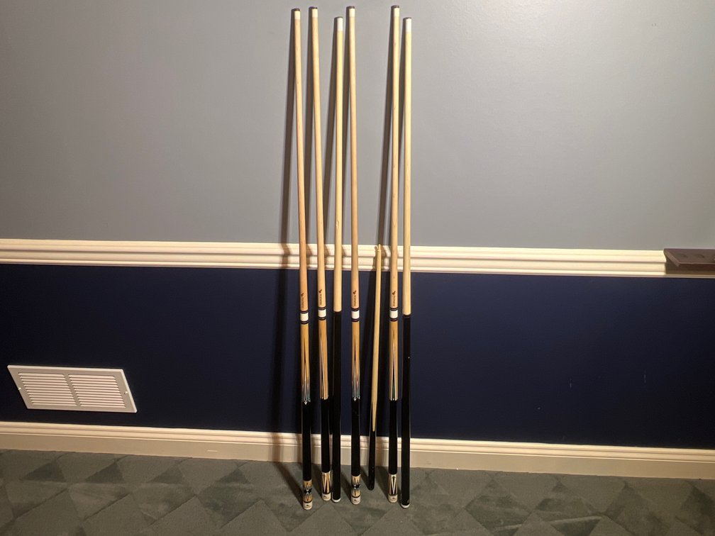 7 Billiard Cue Sticks- 4 are Fadazai