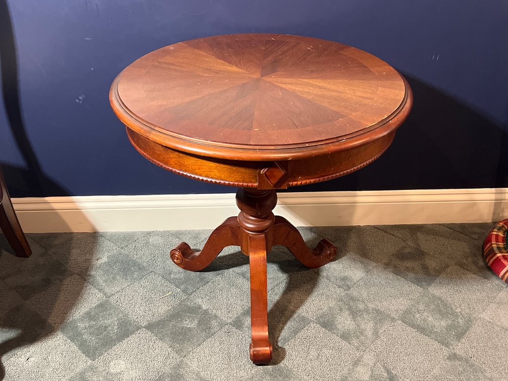 Round Occasional Table with 3 Feet