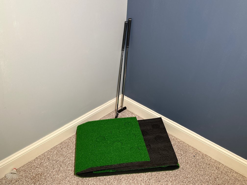 Indoor Putting Mat with 2 Putters
