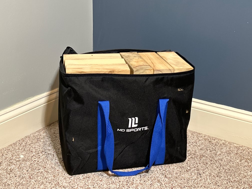 Mo Sports Bag with Wooden Blocks