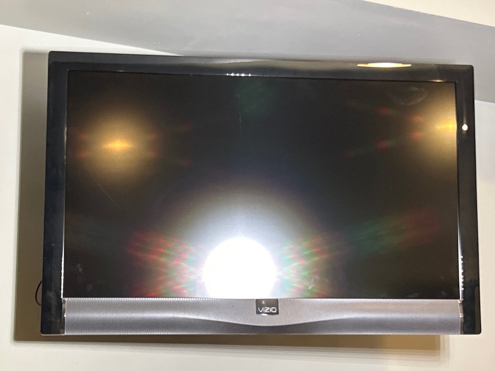Vizio Flat Screen TV with Remote and Wall Mount