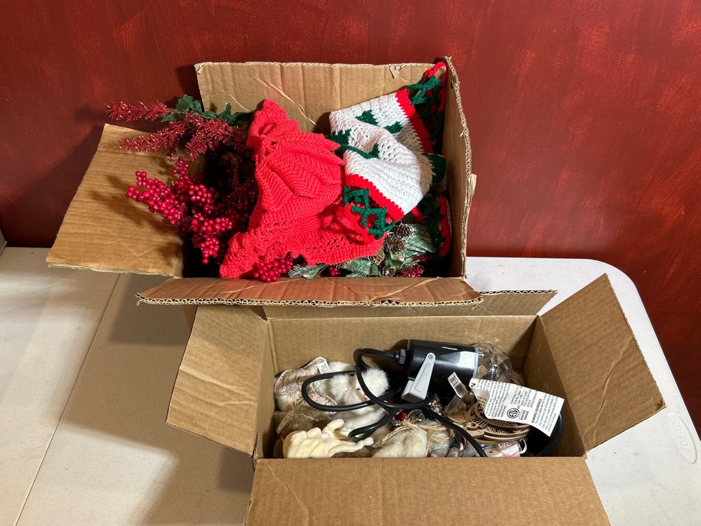 Assorted Christmas/Winter Holiday Decorations