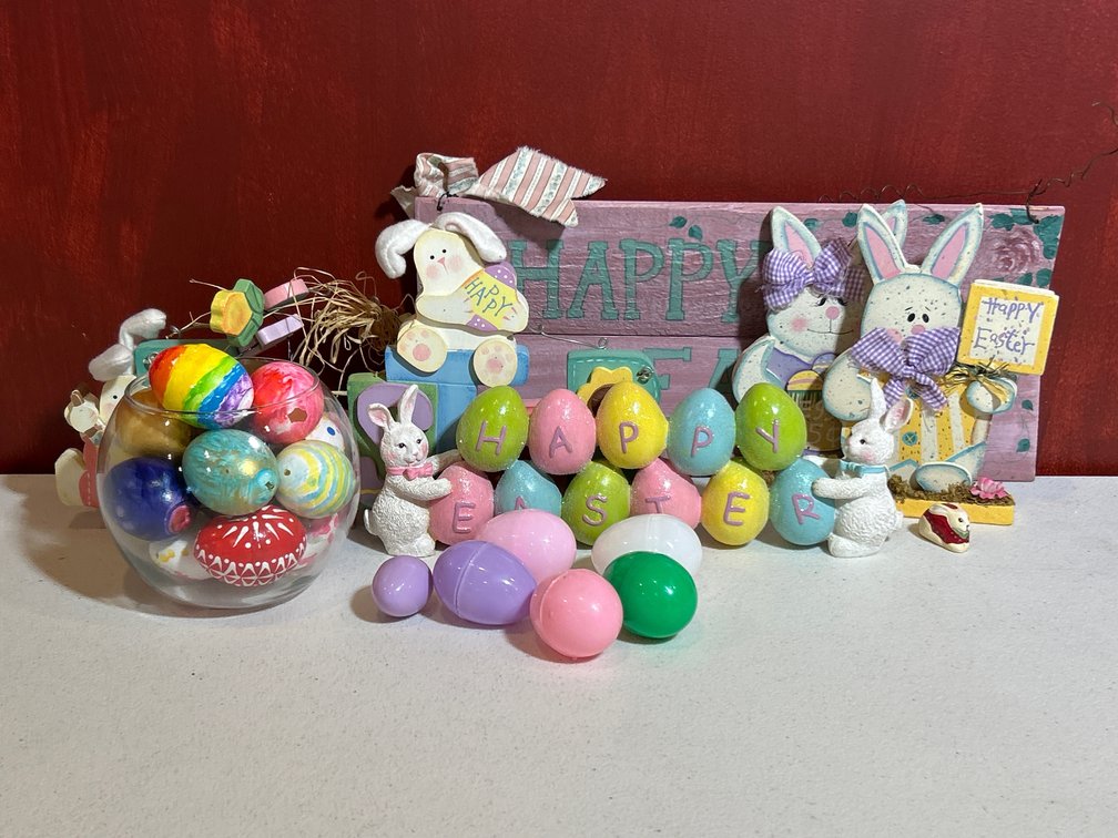 Assorted Easter Decorations