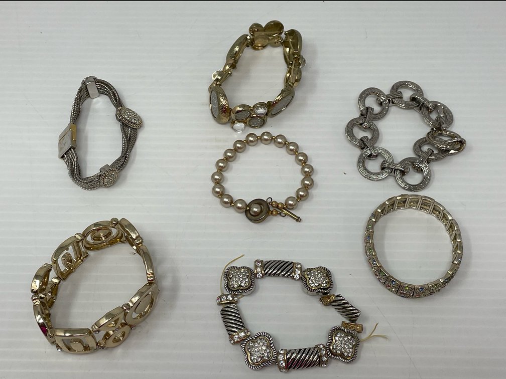 7 Costume Bracelets