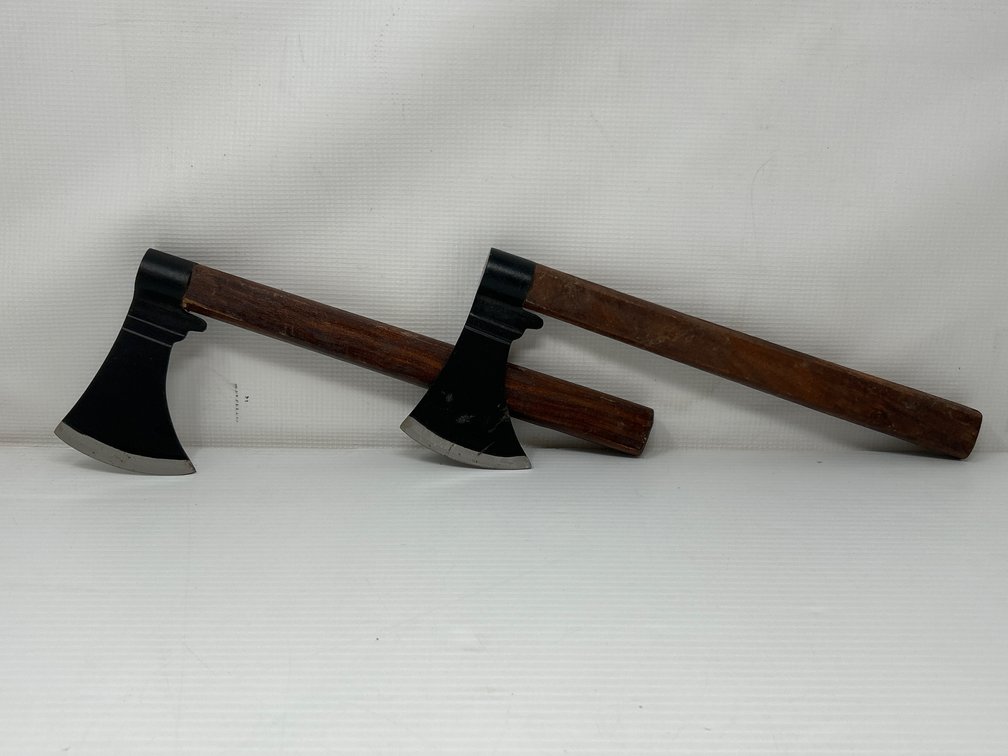Pair of Throwing Axes/Tomahawks