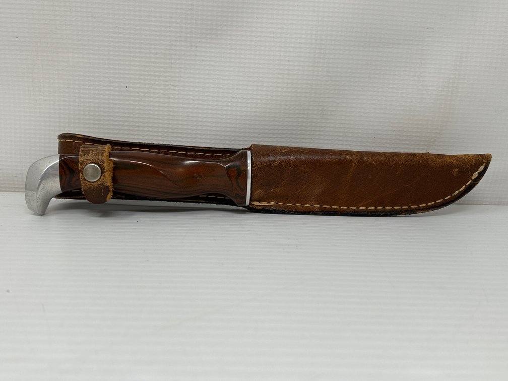 Cutco Hunting Knife (#1069) with Leather Sheath