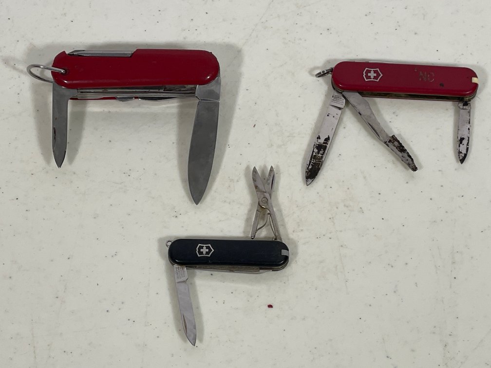 3 Multi-Blade Swiss Army Knives