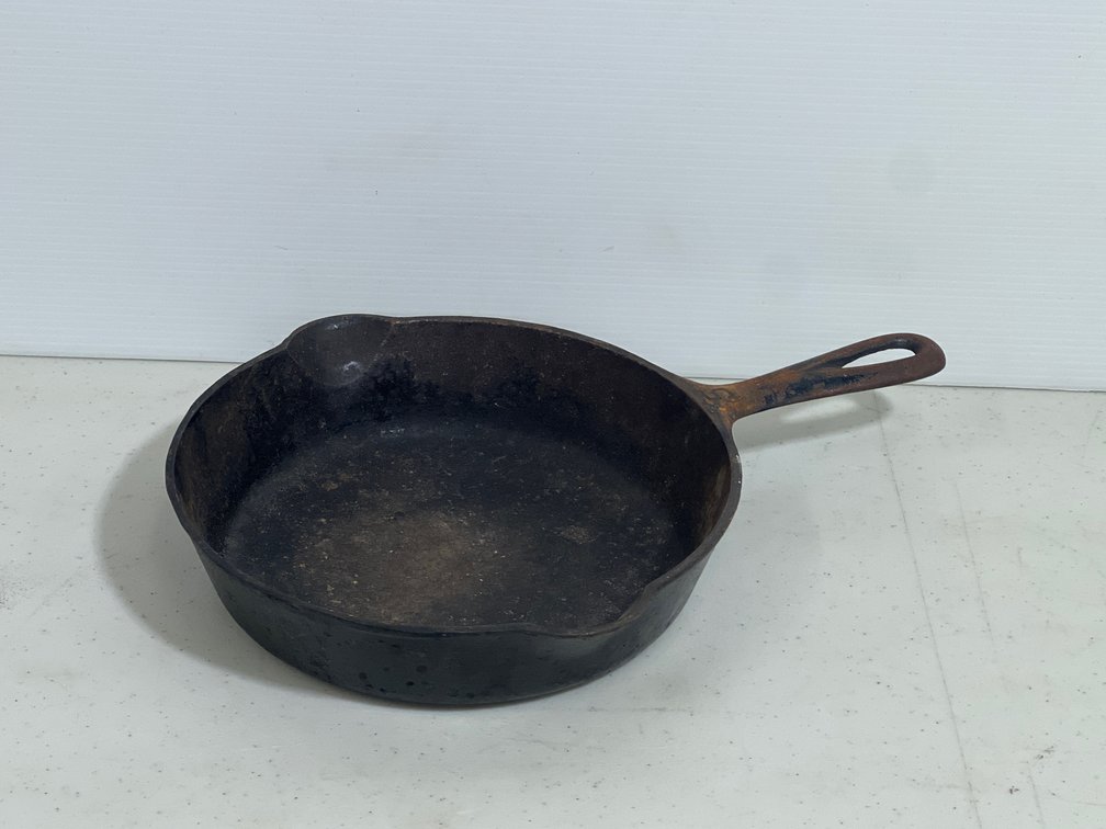 Griswold #5 Cast Iron Skillet