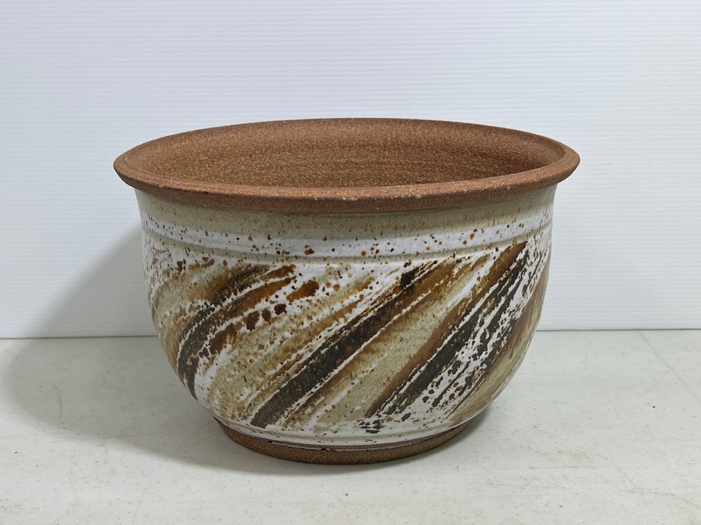 Pottery Bowl with Swirl Decoration