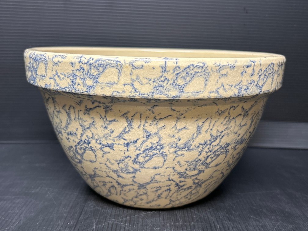 Roseville OH Spongeware Mixing Bowl
