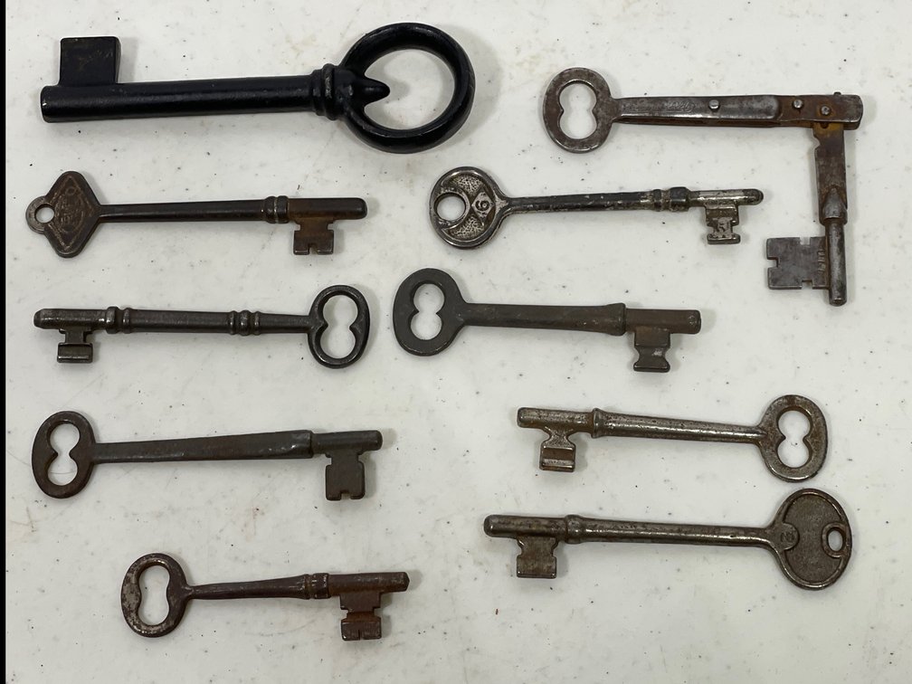 Grouping of 10 Antique Keys