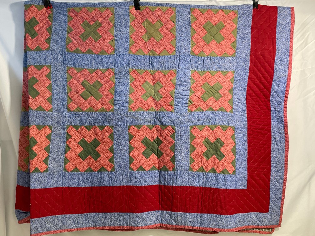 Quilt "Rabbit's Foot" with Blue Sashing, Red Border