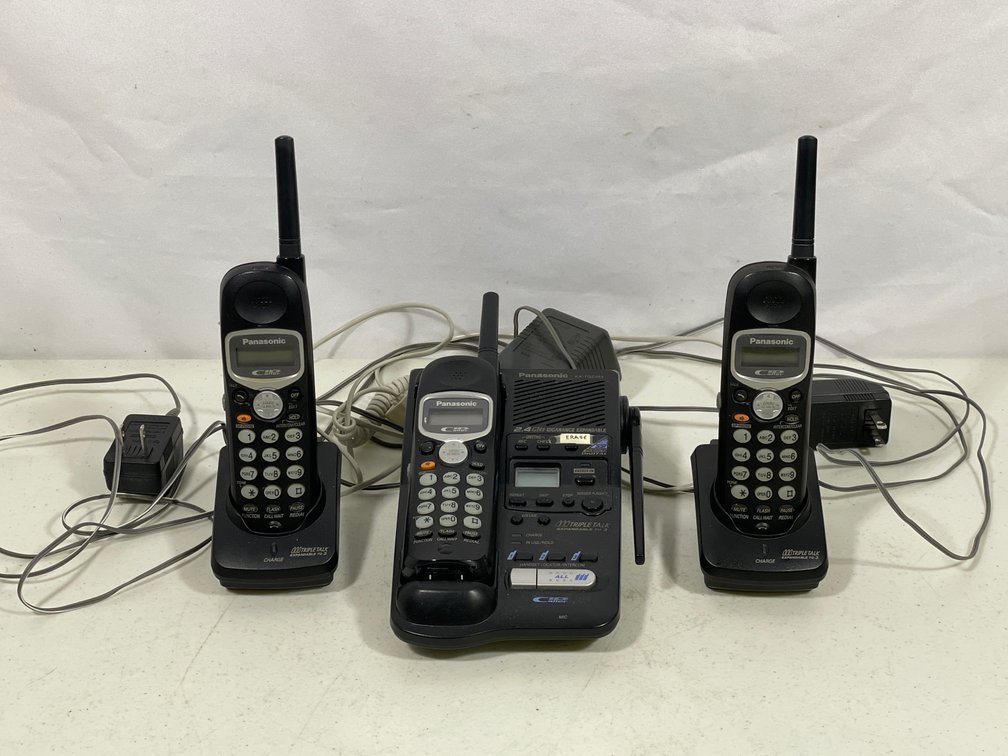 Panasonic Triple Talk KX-TG2383 Set with Home Base and 2 Add'l Phones