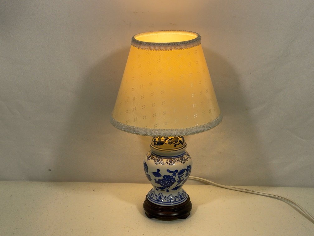 Blue & White Ginger Jar Base Table Lamp with Shade