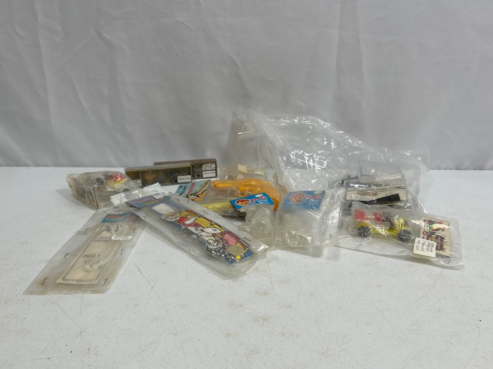 Vintage Toys, Figures
