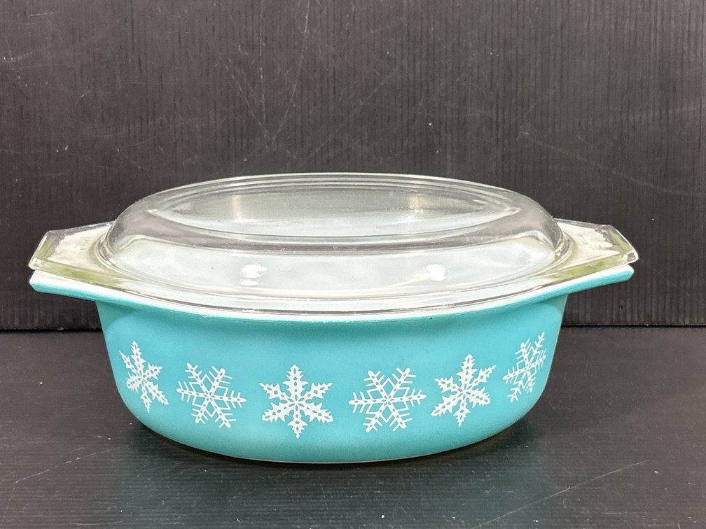 Vintage Pyrex Snowflake Oval Baking Dish with Domed Glass Lid